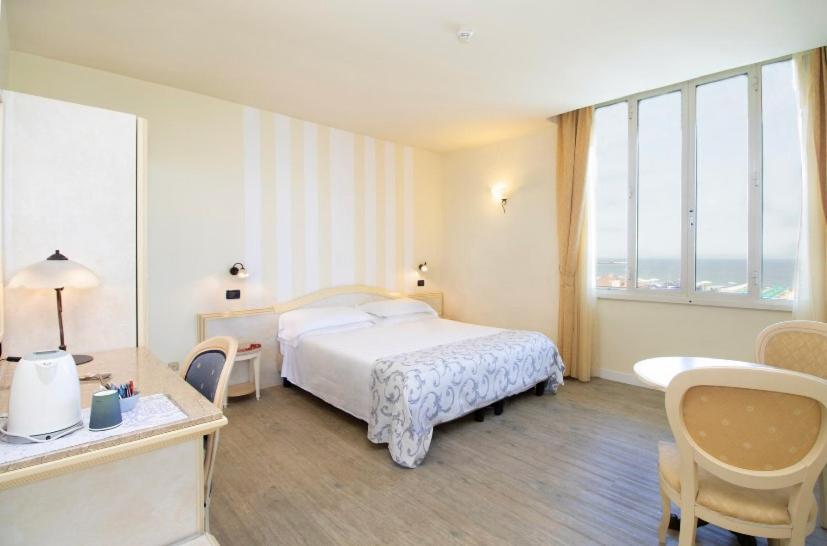 Triple Room Sea View,1370291576:JPEG